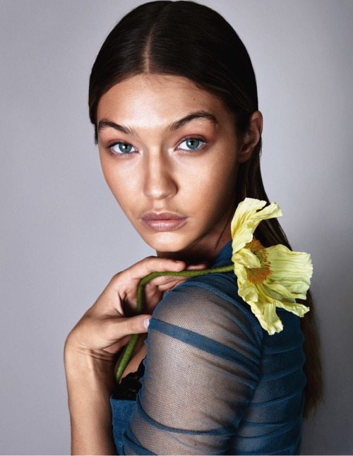 gigi-hadid-covers-may-2016-issue-of-german-vogue-and-shes-sehr-naturlich-very-natural