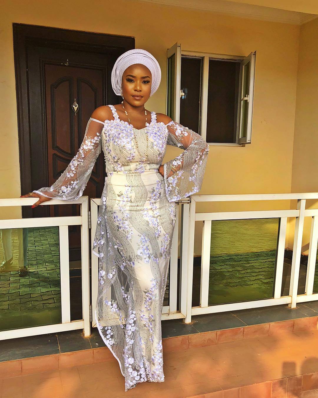 How To Bring The Heat To The Party With Stunning Aso Ebi Styles 