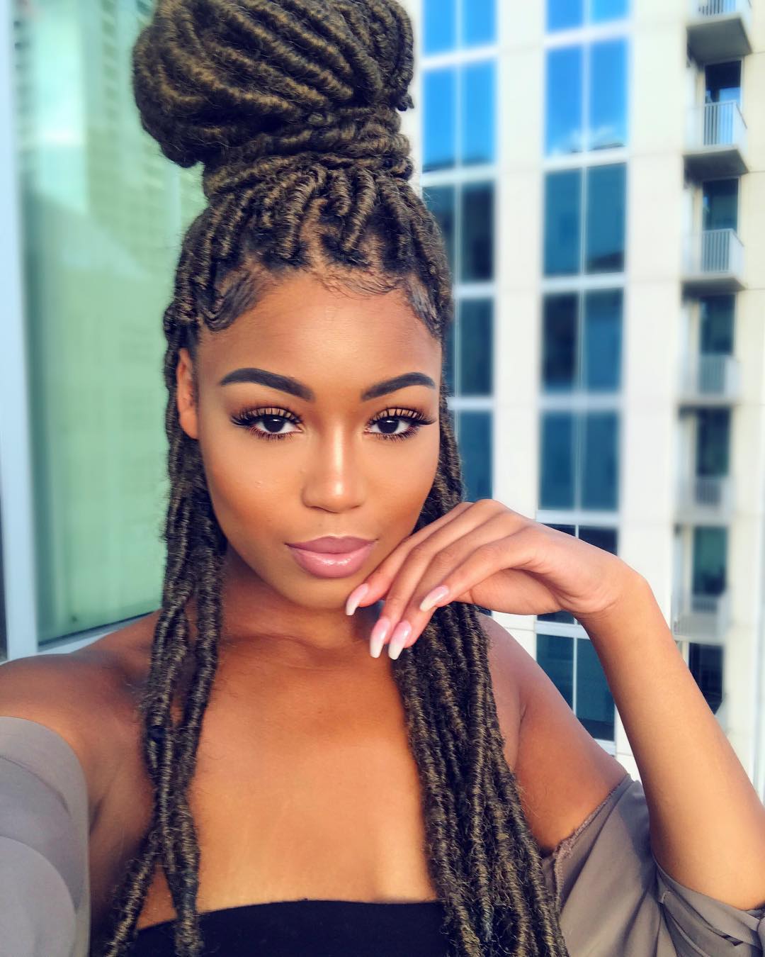 Check Out These Sassy Faux Locs Which Are Perfect For The Season