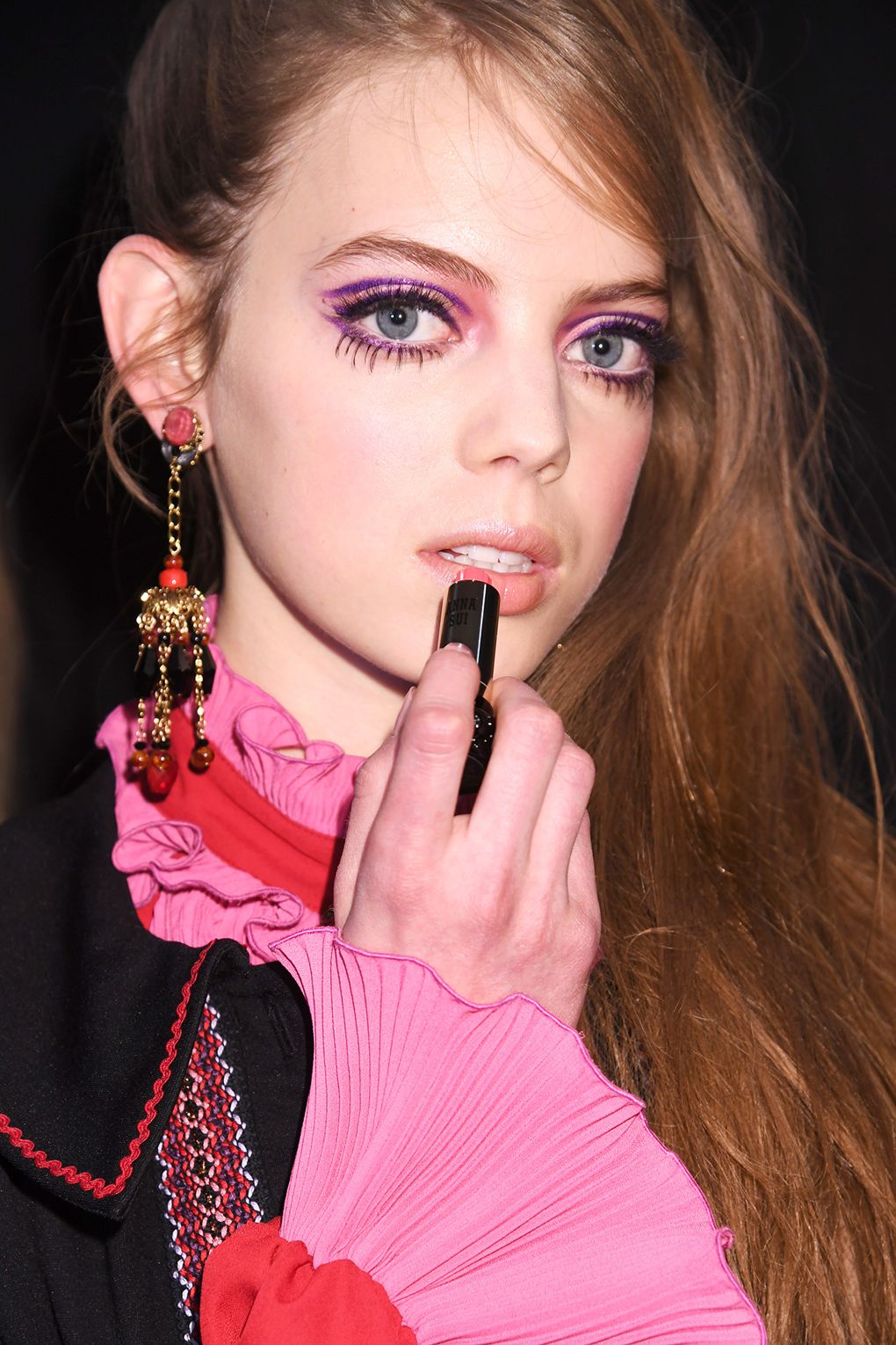 take-look-finest-beauty-inspirations-new-york-fashion-week-backstage