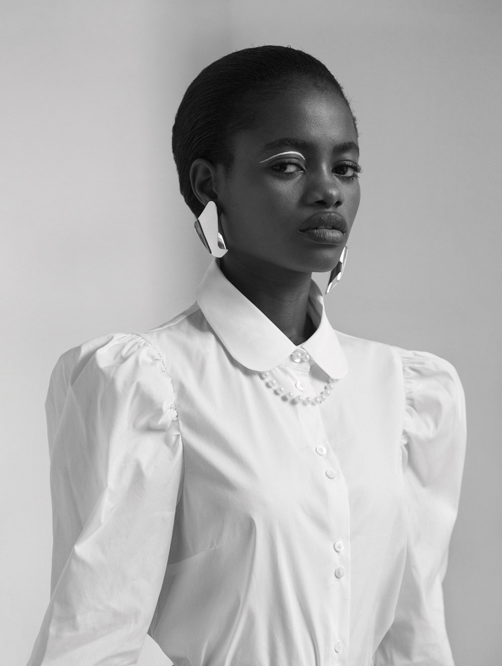 nigerian-model-elizabeth-ayodele-poses-for-zaras-new-campaign-in-spain