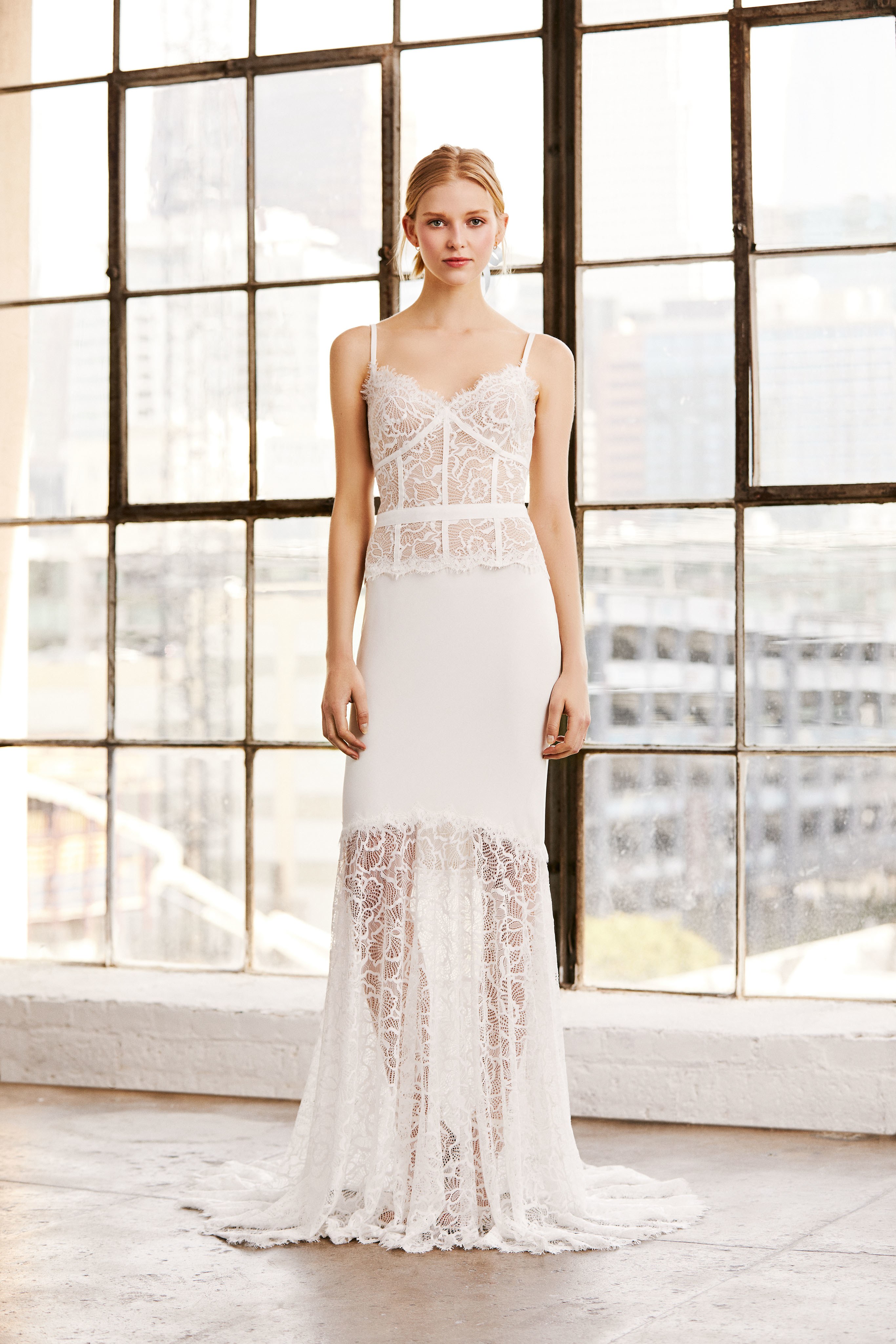 pure-elegance-tadashi-shojis-spring-2019-wedding-collection-is-a-must-see