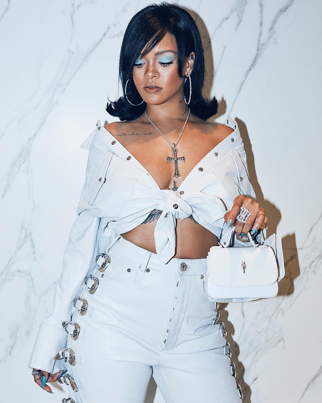 bad-girl-riri-kicked-off-coachella-2018-with-60s-vibe-fun-looks-from-other-celebs-and-influencers
