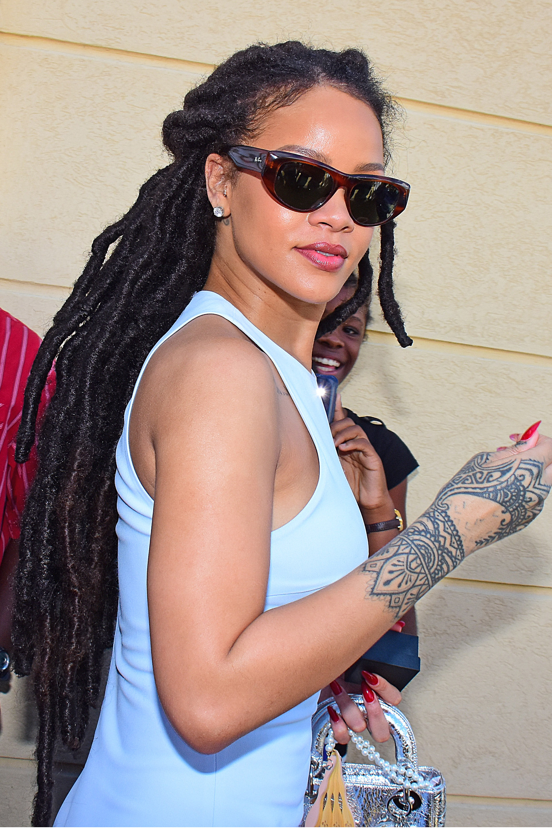 This Is Why RIHANNA Rocked Faux Locs In The "Ocean's 8 