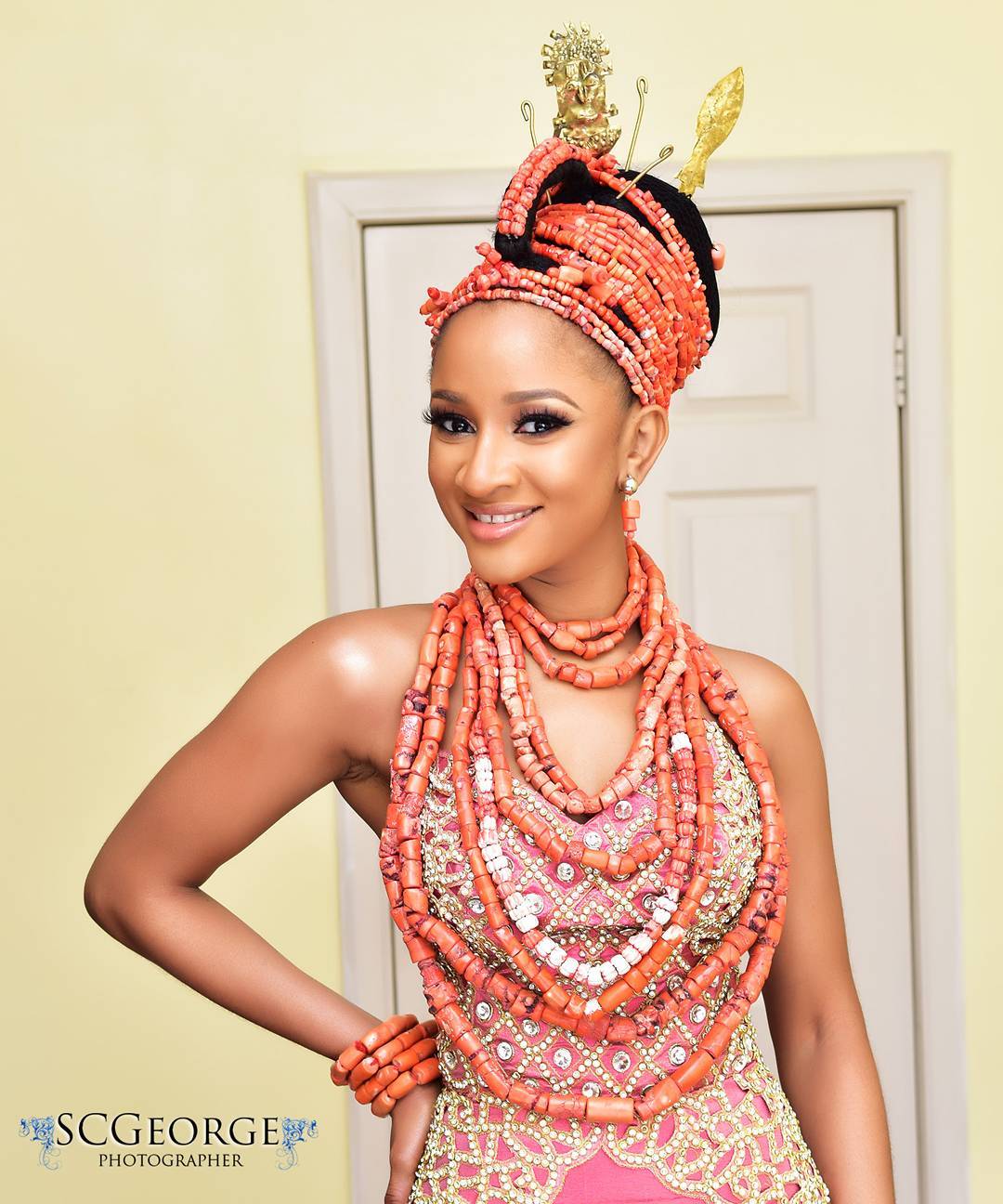adesua-etomi-wellington-5-ways-to-incorporate-pantones-2019-colour-of-the-year-living-coral-into-your-looks