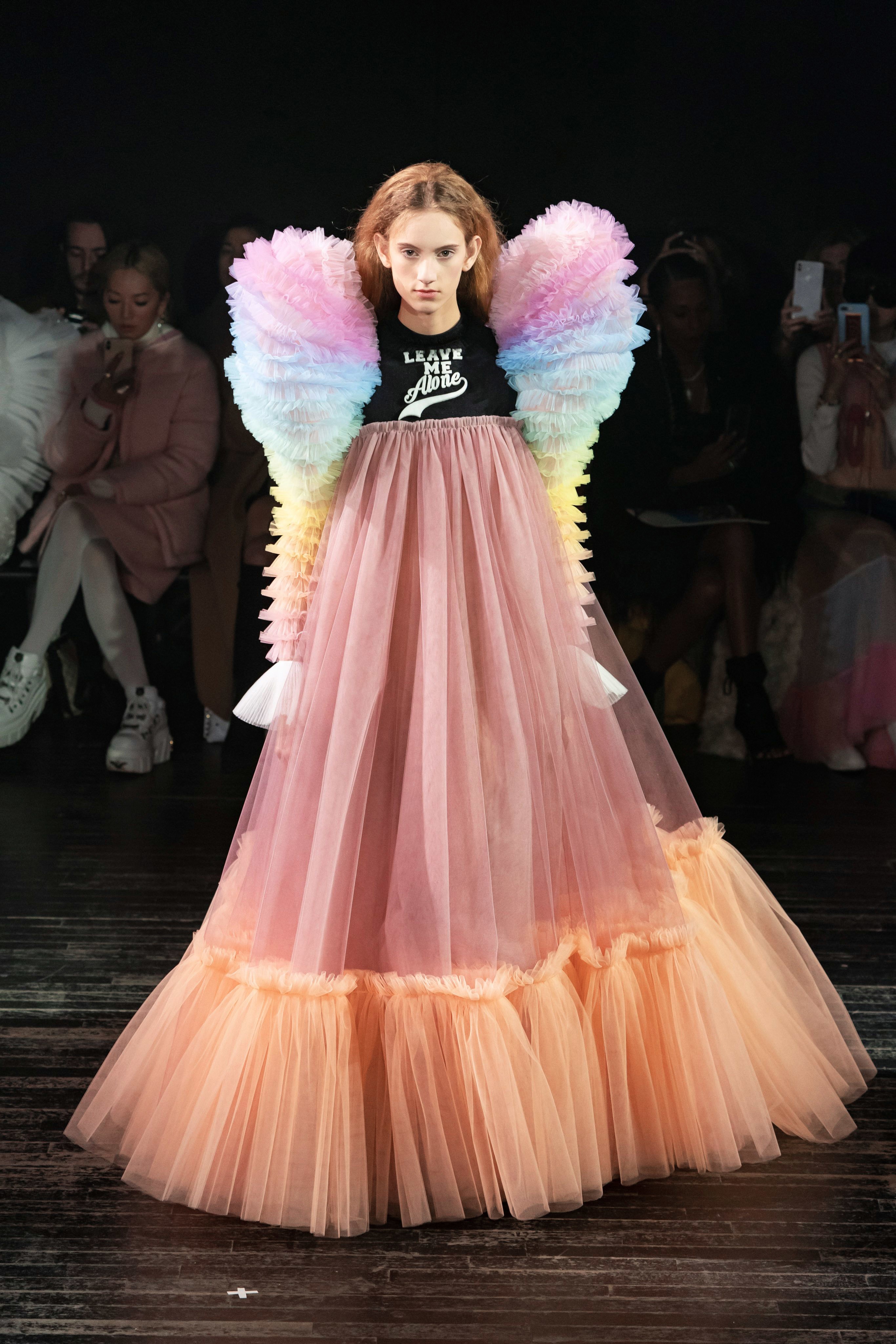 Viktor Rolf Spring 19 Couture Collection Was All About Haute Statements Style Rave