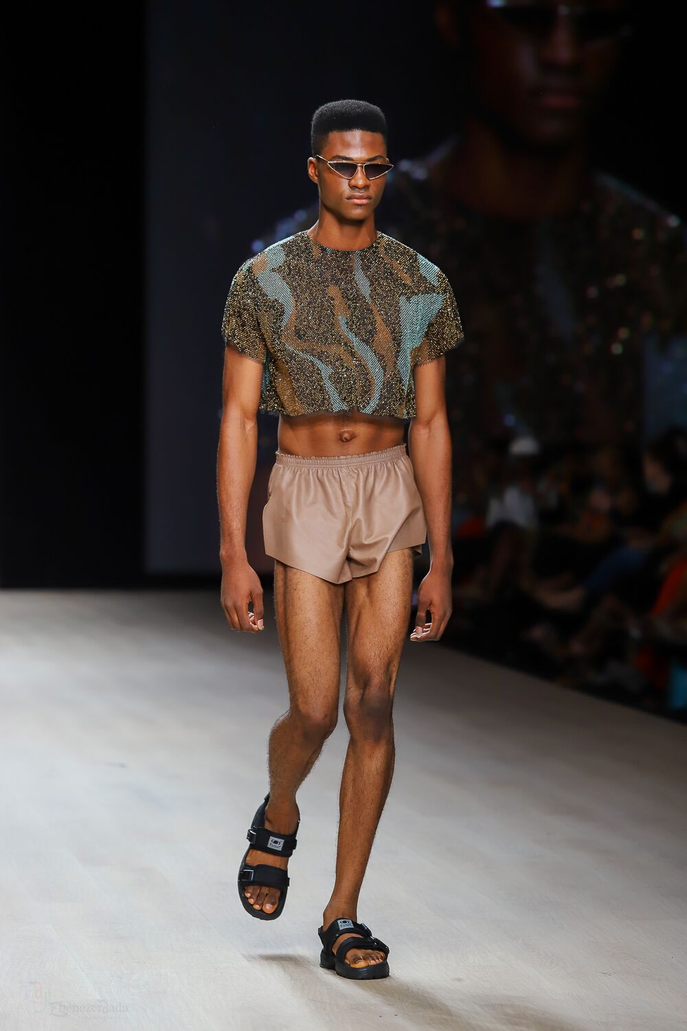 arise-fashion-week-2019-esteban-cortazar-unveiled-sleek-yet-expressive-fashion