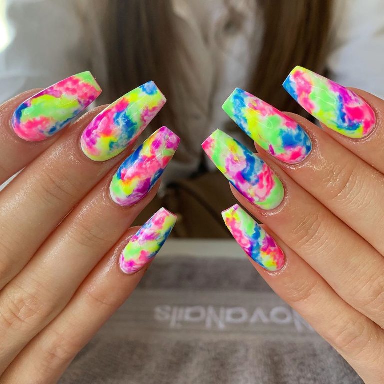 Tie-dye Nails Is The Coolest Manicure Trends You Should Try Soon