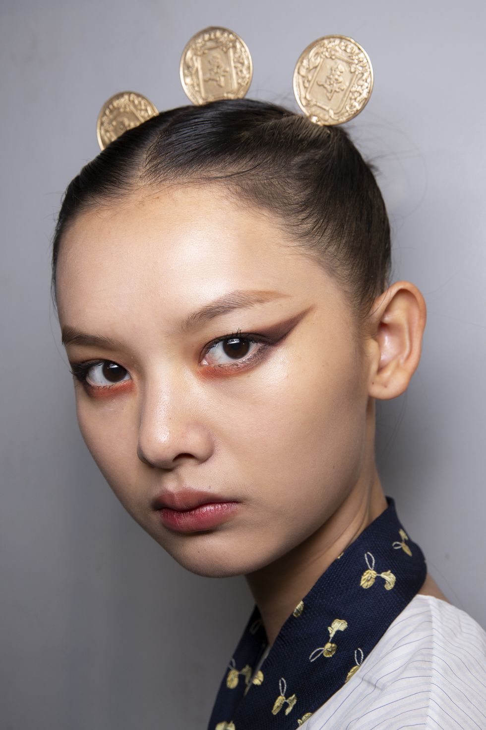 Elie Saab- Exaggeratted-winged-liner-avant-garde- Style Rave