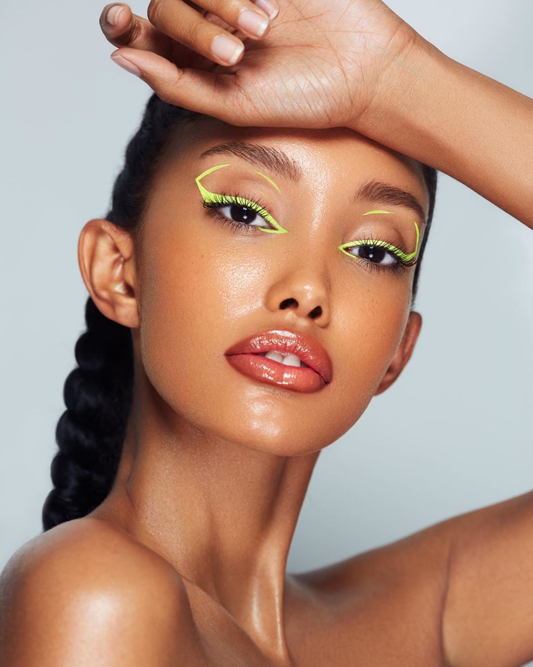 graphic-yellow-eye-liner-style-rave