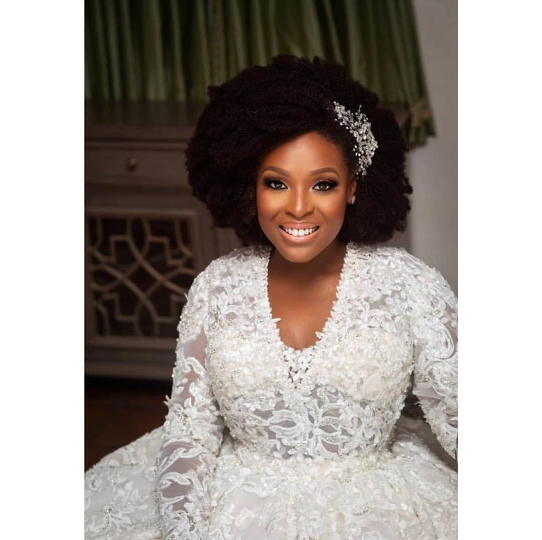 temidayo-abudu-white-wedding-style-rave-afro-hairstyle-bride