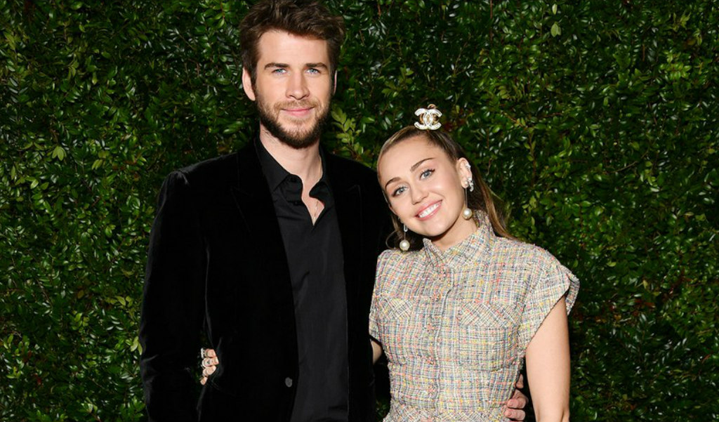 singer-miley-cyrus-and-australian-actor-liam-hemsworth-style-rave