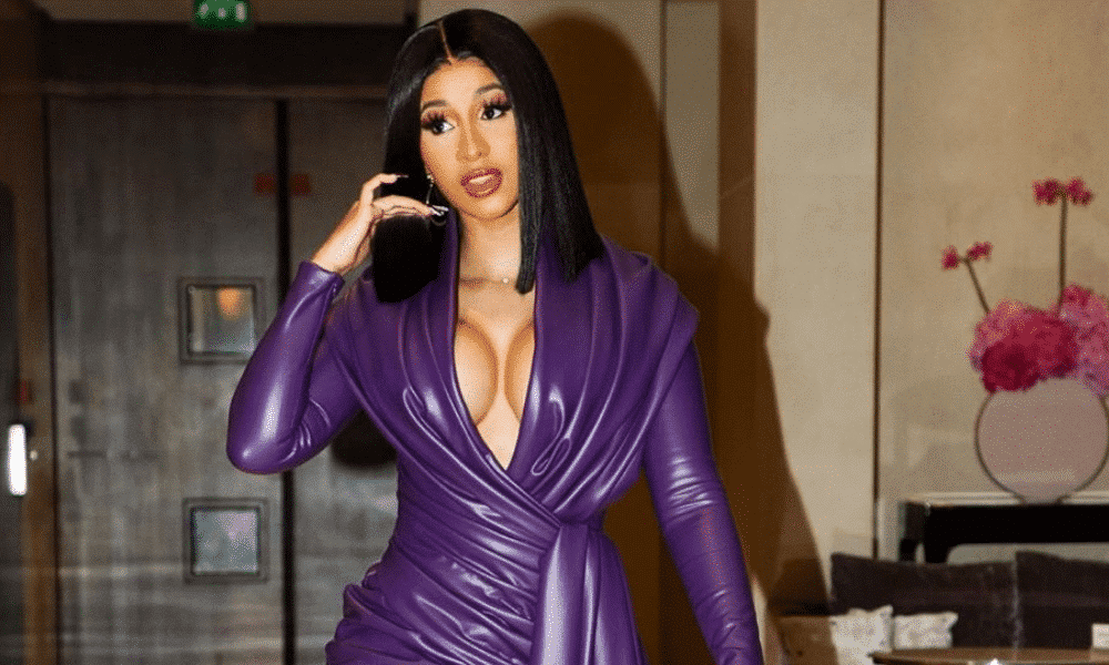 cardi-b-shut-down-the-streets-with-her-style-at-pfw-ss20