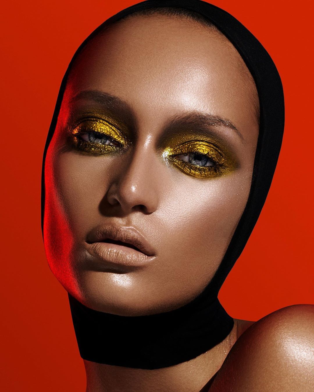 gold-eyeshadow-look-style-rave