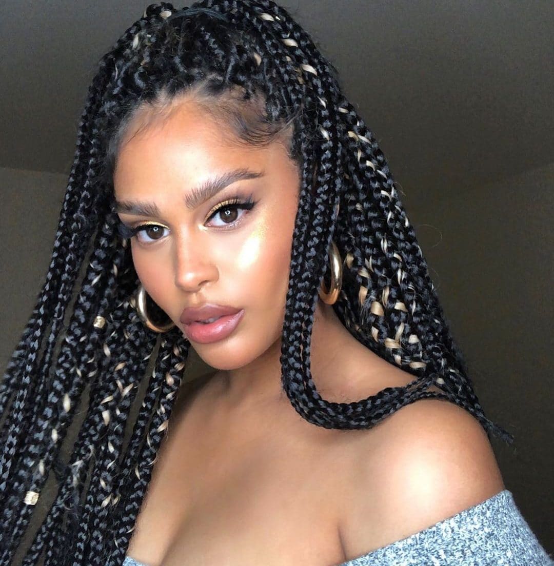 nude-makeup-with-box-braids-style-rave