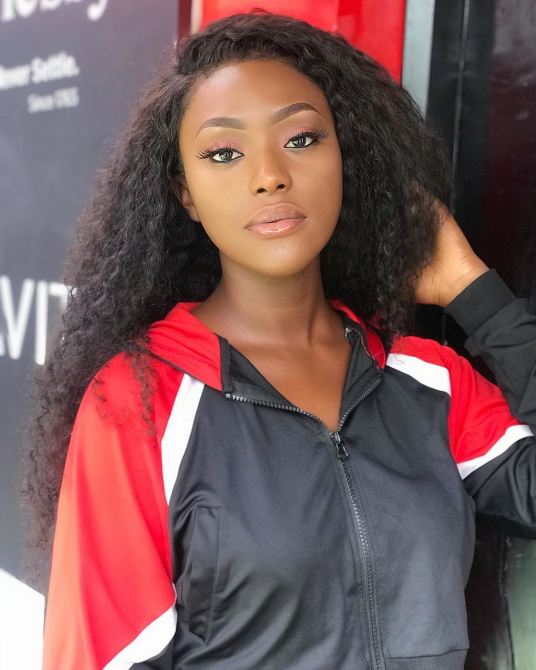 linda-osifo-barely-there-makeup-look-style-rave