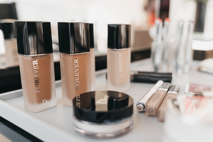 how-to-select-choose-right-concealer-for-complexion
