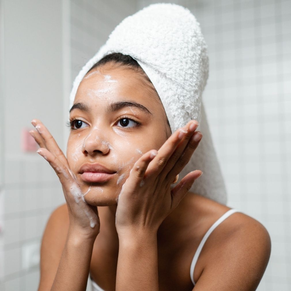 how-to-take-off-makeup-without-makeup-wipes