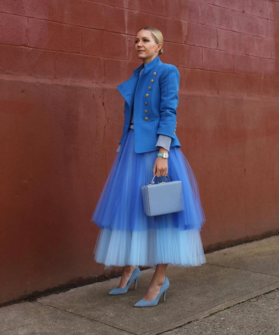 blair-eadie-bee-how-to-wear-blue-with-style-pantone-colour-of-the-year-2020