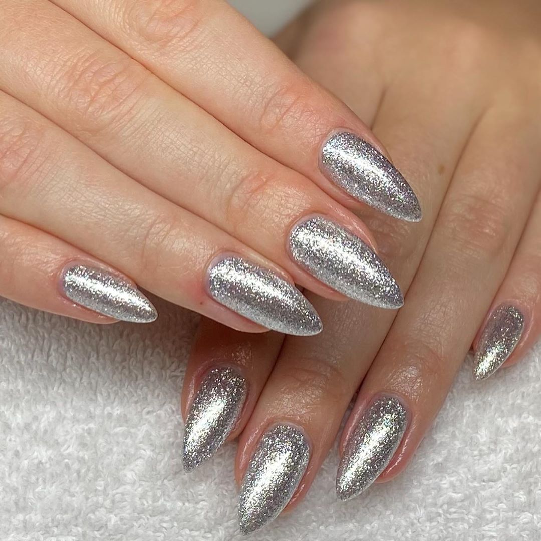 silver-bling-christmas-nail-manicure-style-rave