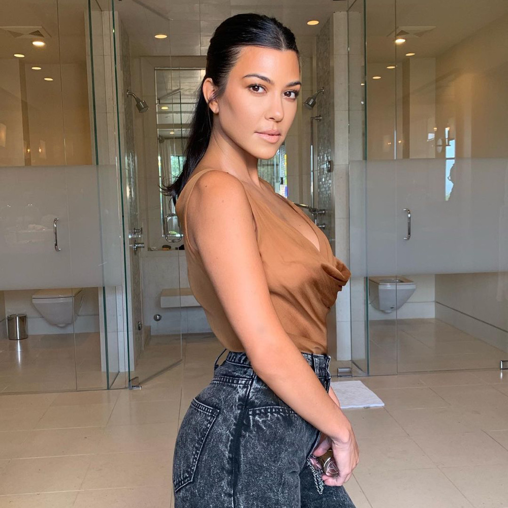 kourtney-kardashian-quits-keeping-up-with-the-kardashian-kuwtk-fg-to-evacuate-nigerians-abroad-premier-league-30%-pay-cut-latest-news-global-world-stories-friday-april-2020-style-rave