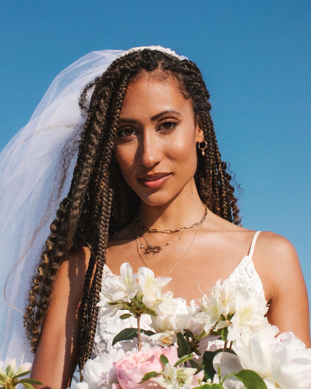 elaine-welteroth-and-jonathan-singletary-join-the-zoom-wedding-trend-on-their-brooklyn-stoop