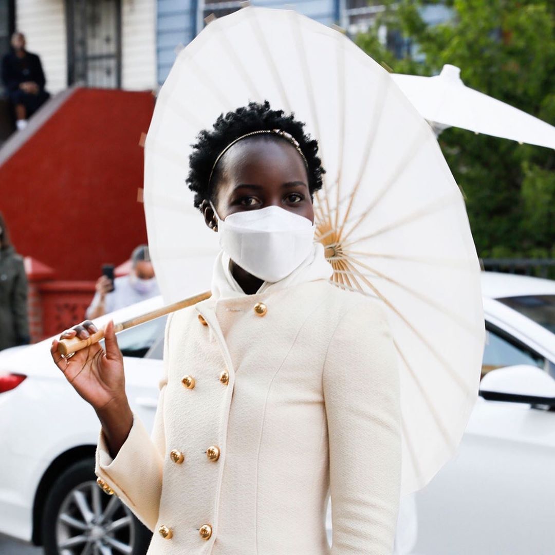 Lupita-Nyong'o-elaine-welteroth-and-jonathan-singletary-join-the-zoom-wedding-trend-on-their-brooklyn-stoop