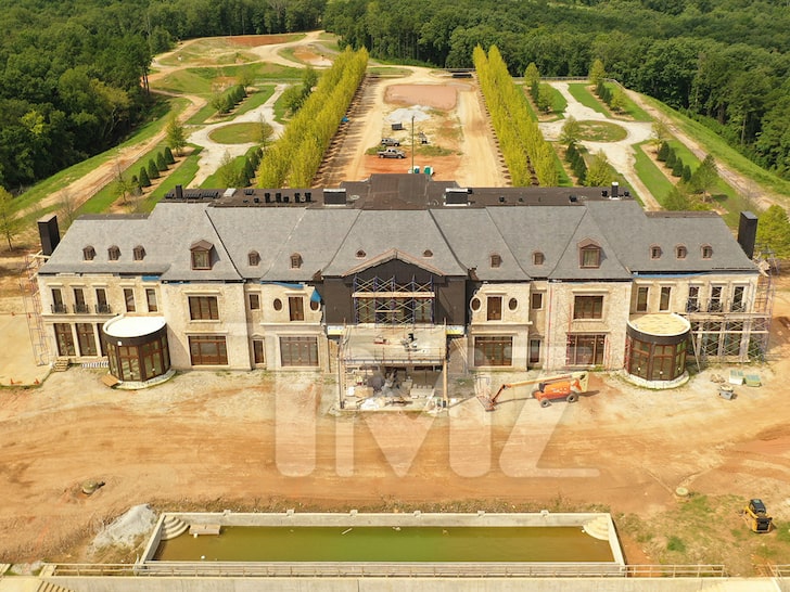 tyler-perry-billionaire-forbes-airport-mega-estate
