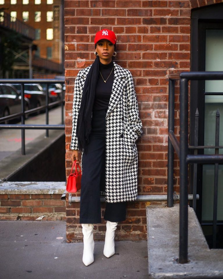 Chic And Stylish Ways To Rock Your White Boots This Fall