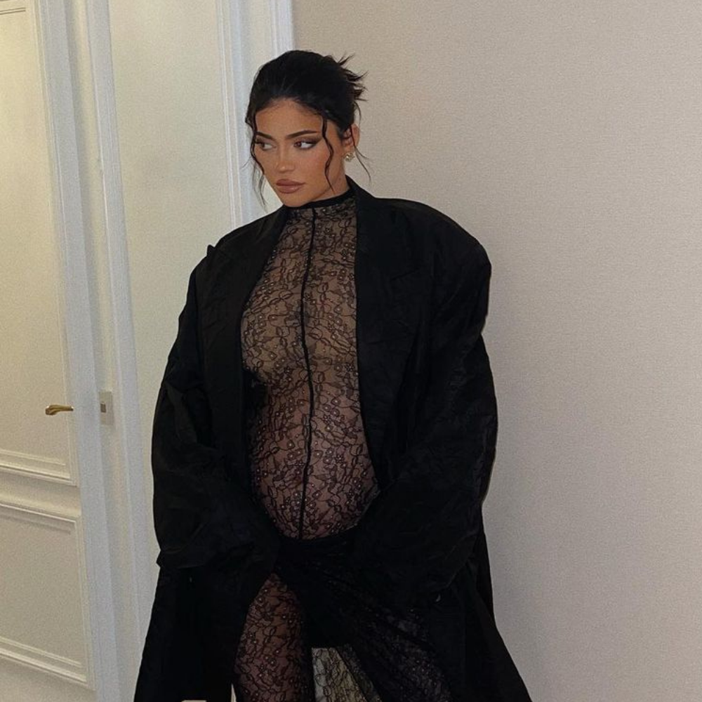 kylie-jenner-maternity-outfits