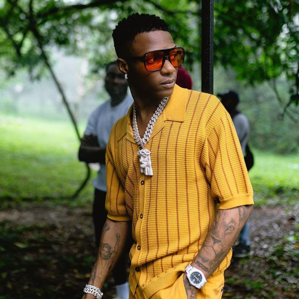 wizkid-essence-certified-gold-us-style-rave