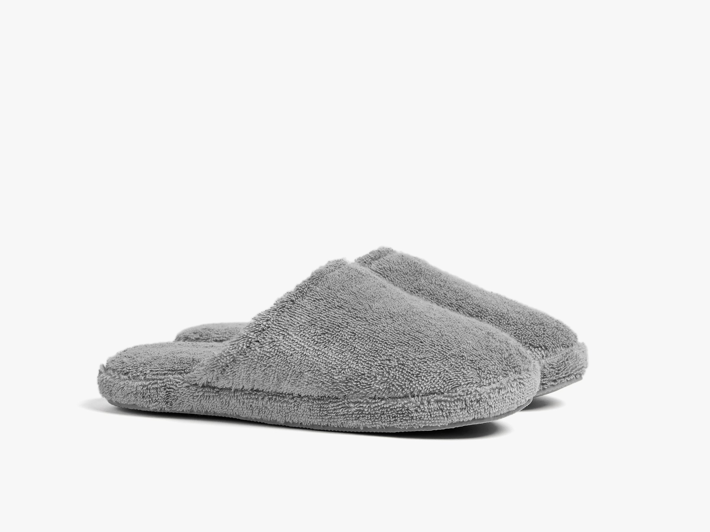 The Best Men's Slippers To Pamper Your Feet In Style - Beauty News