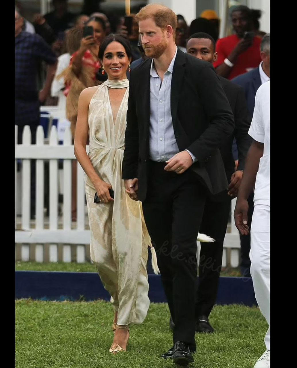 details-about-all-chic-meghan-markle's-outfits-as-spotted-in-nigeria