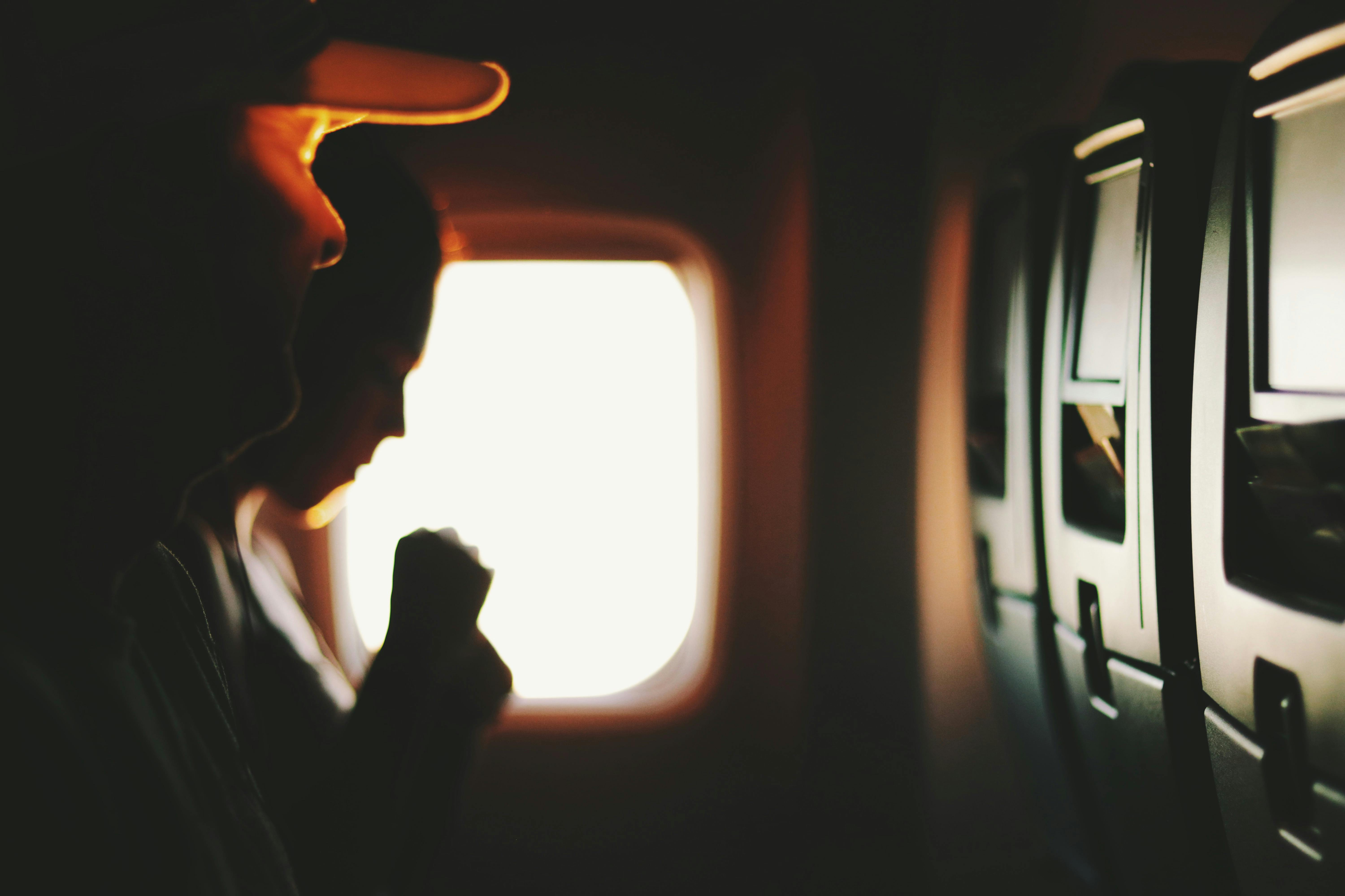 travel-tips-what-to-do-if-you-getting-sick-on-a-plane