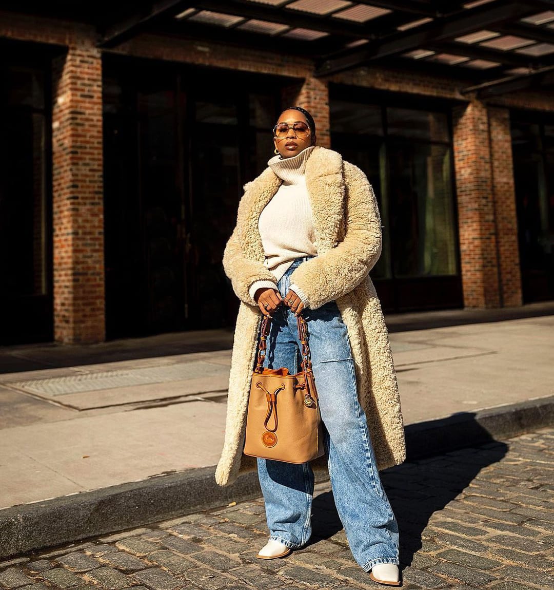 Stylish bucket bag