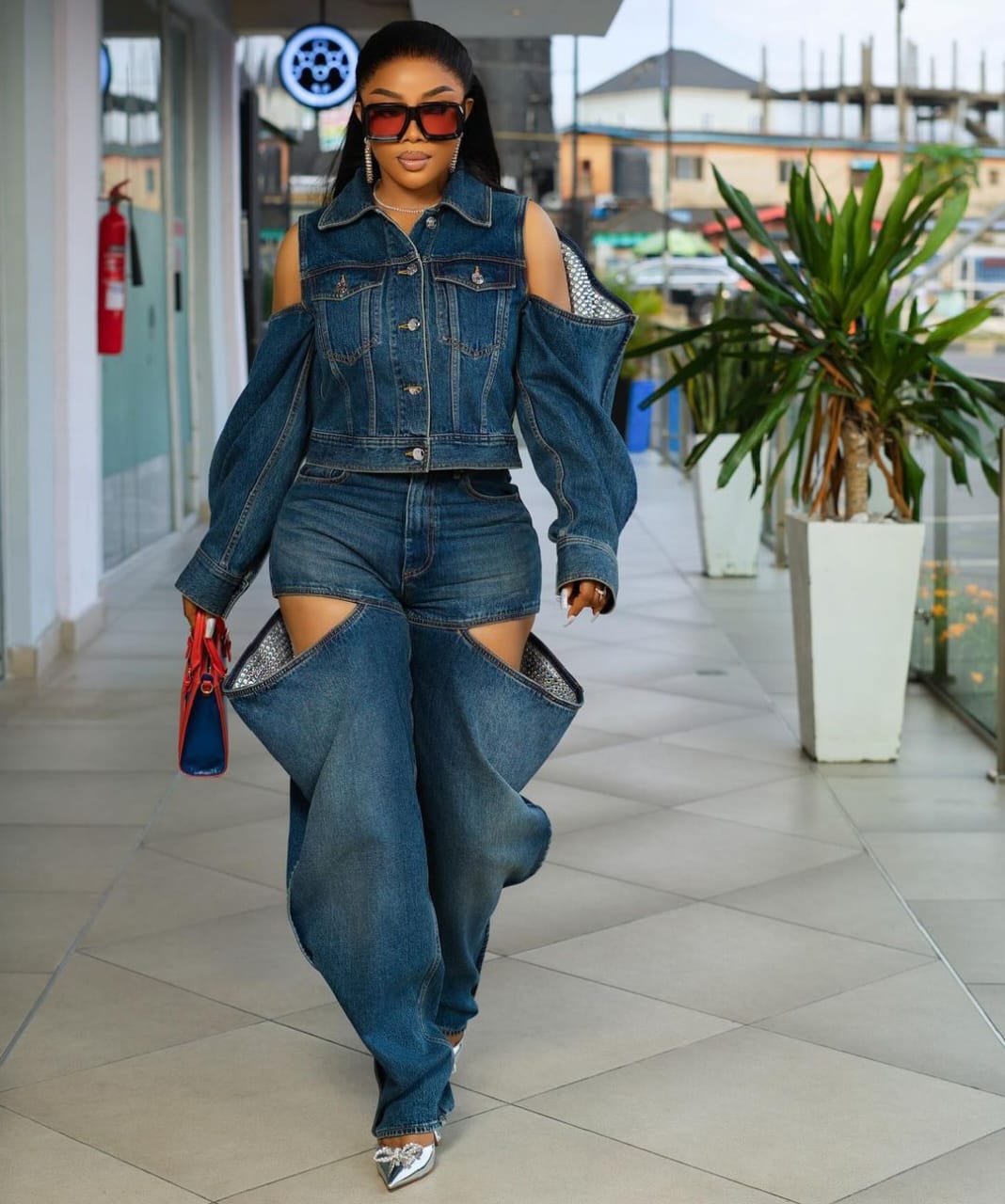 Toke Makinwa denim-for-2024-fall