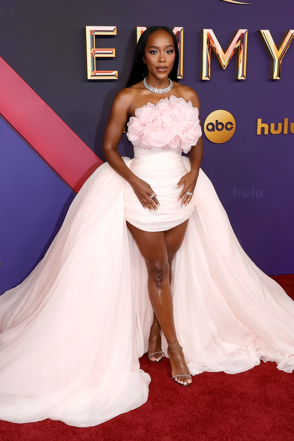 emmy-awards-2024-fashion-style-rave