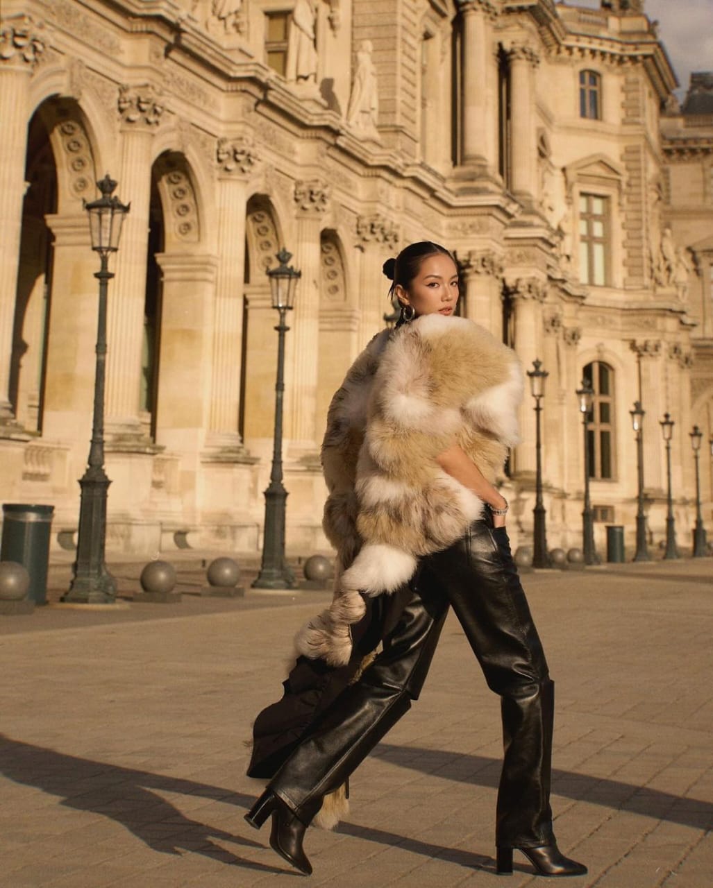 embrace-the-mob-woman-costume-trend-how-to-style-fur-this-fall