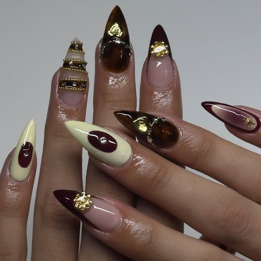 woman-shows-17-thanksgiving-nail-ideas