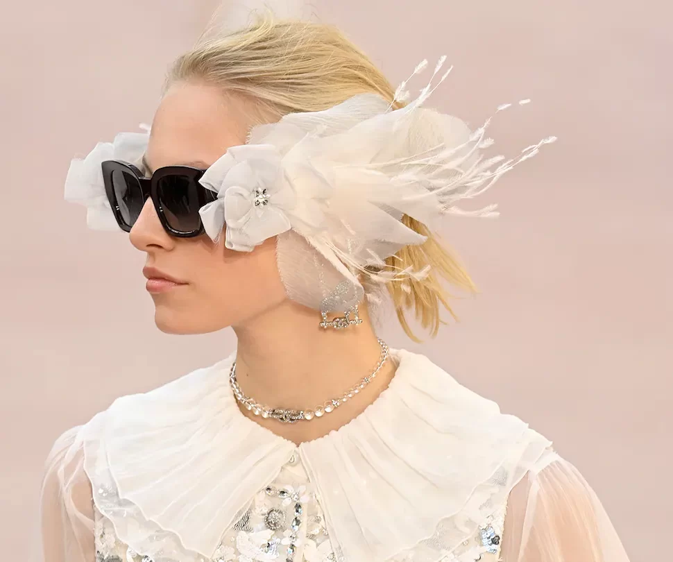 chanel-model-wearing-bridal-wedding-hair-accessories-for-2025