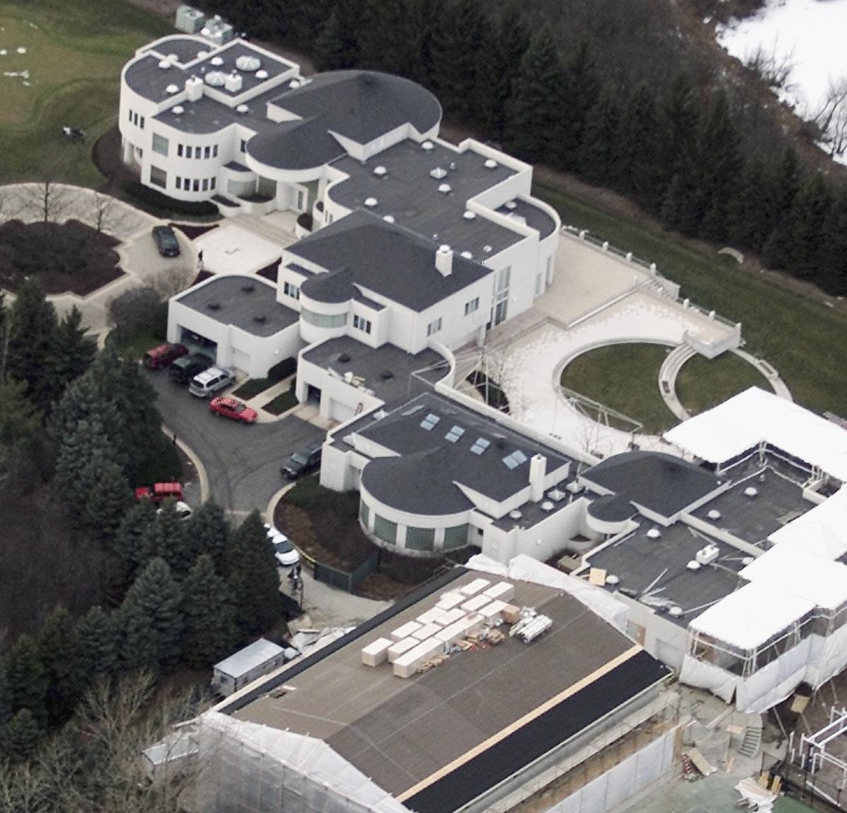 Michael-Jordan-Net-Worth-Houses-Cars-Watches-Style-Rave