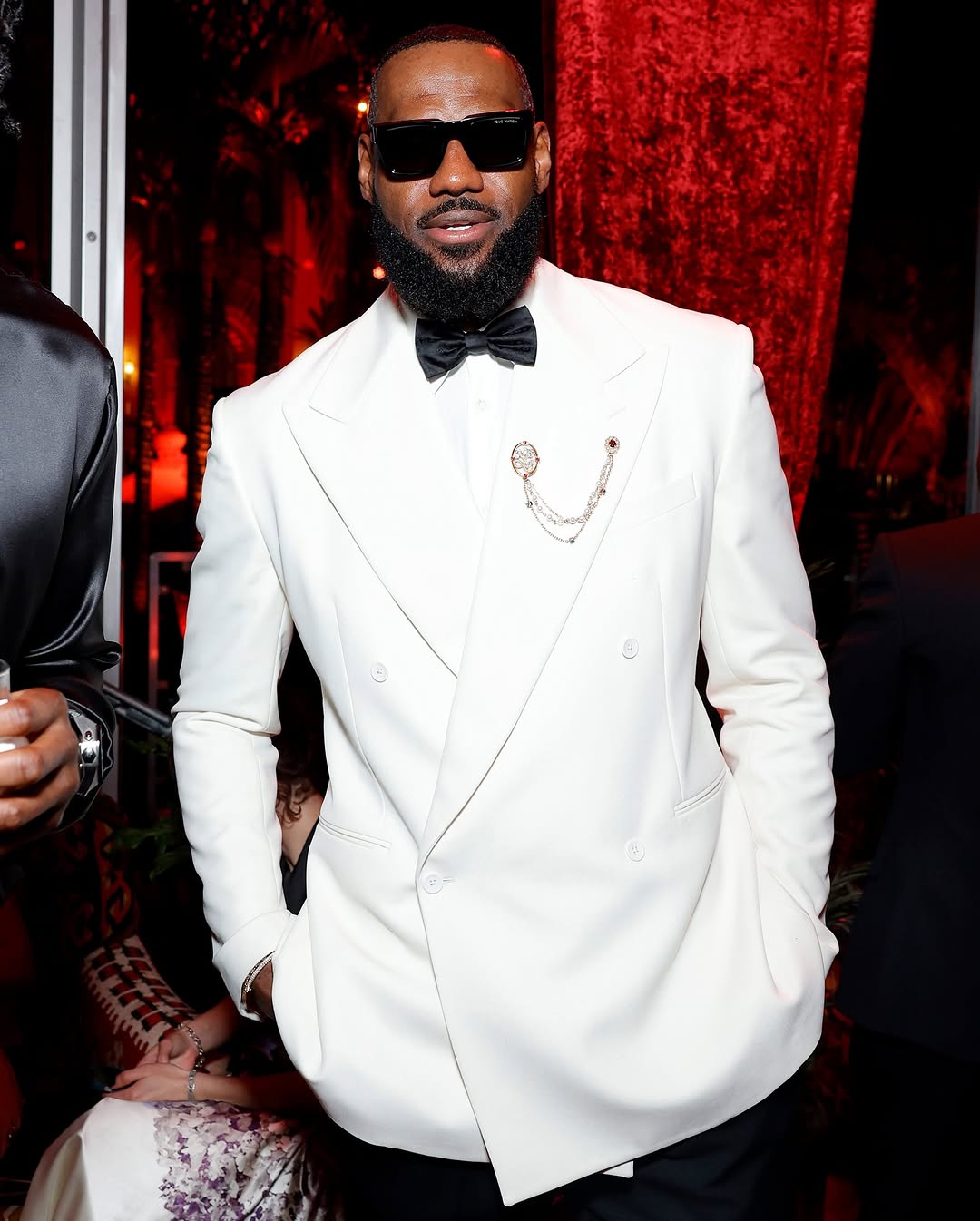 how-to-style-white-tuxedos-style-rave