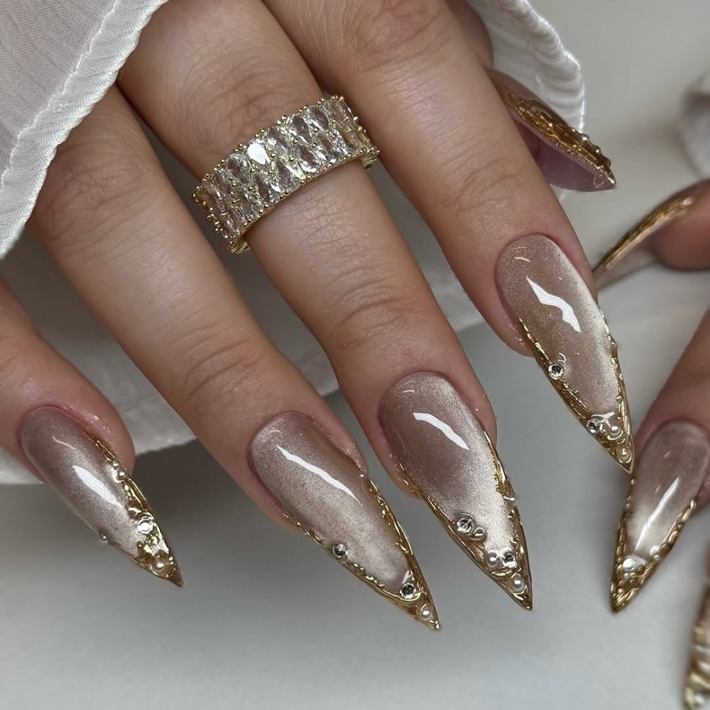 Edgy Stiletto Nails That Turn Heads