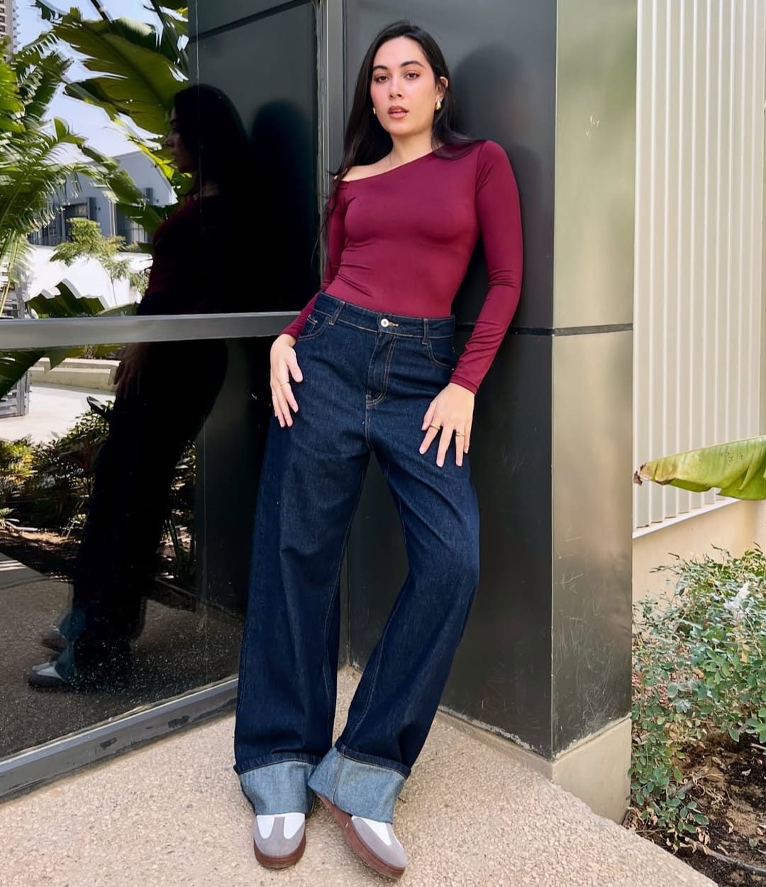 dark wash jeans with body hug top