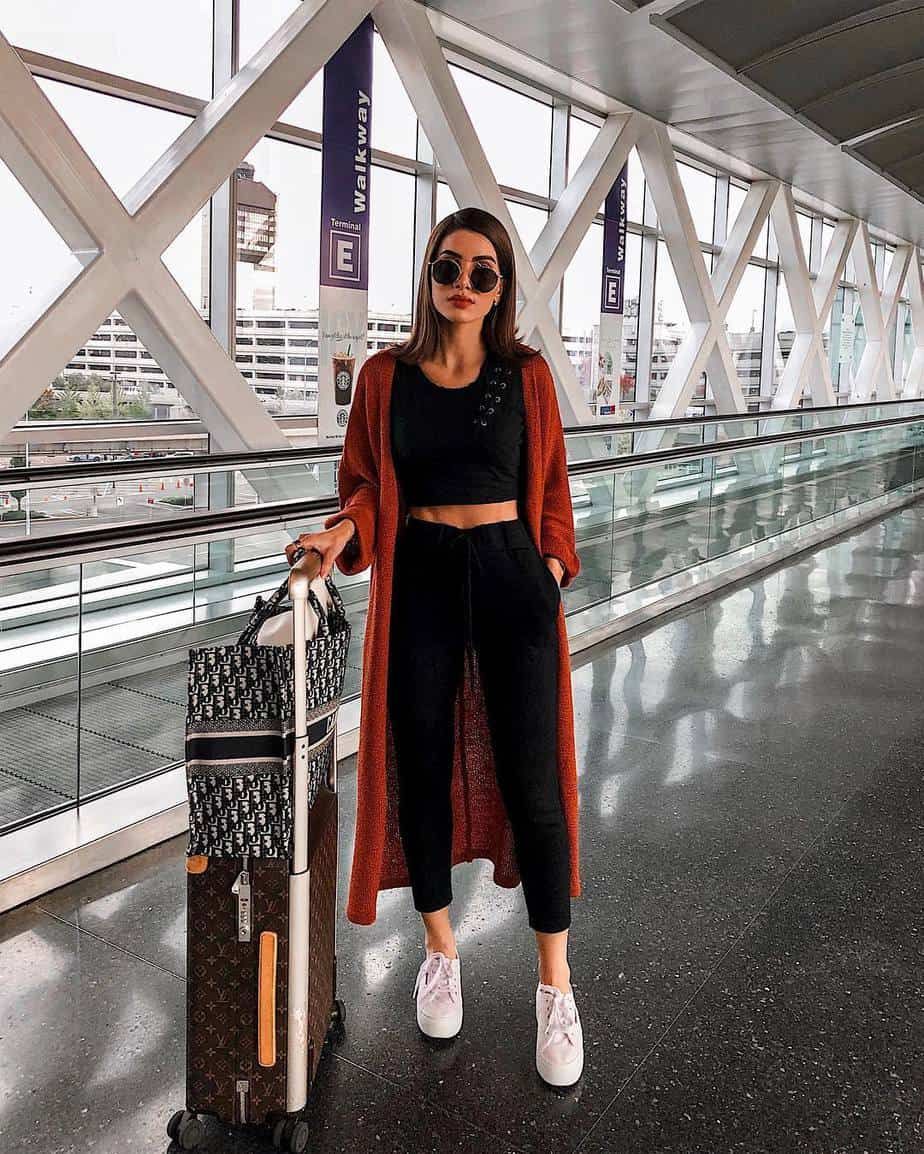 woman loungewear style for travelling